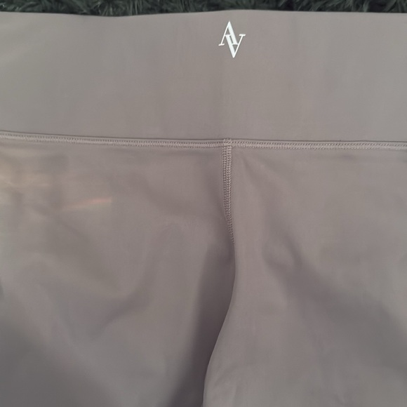 3/$10 All Access NYC Gray Leggings - Picture 4 of 4